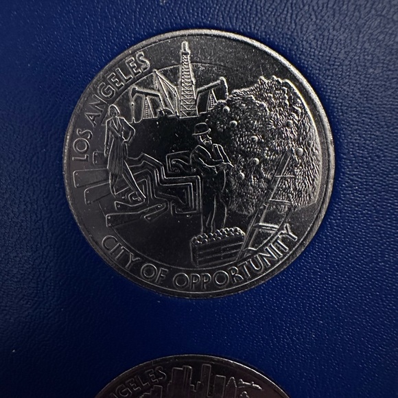 1981 Los Angeles Bicentennial Birthday Dollars Collection 6 Coin Set - Picture 12 of 16